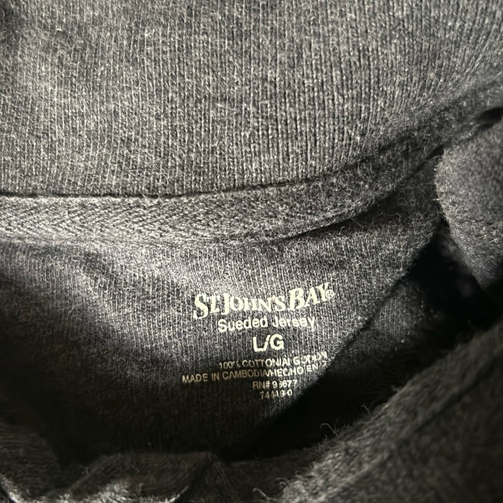 Men’s St. John’s Bay Large Gray Shirt